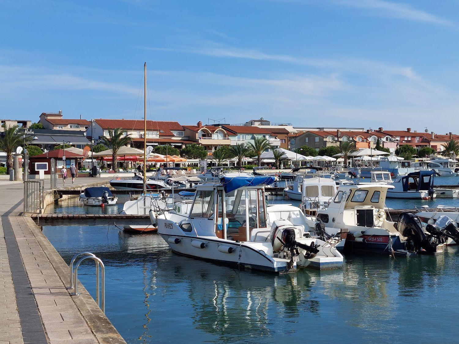 Neu Renovierte Ferienwohnung Mit Klima, Wlan, Terrasse Und Grill Pula Eksteriør billede